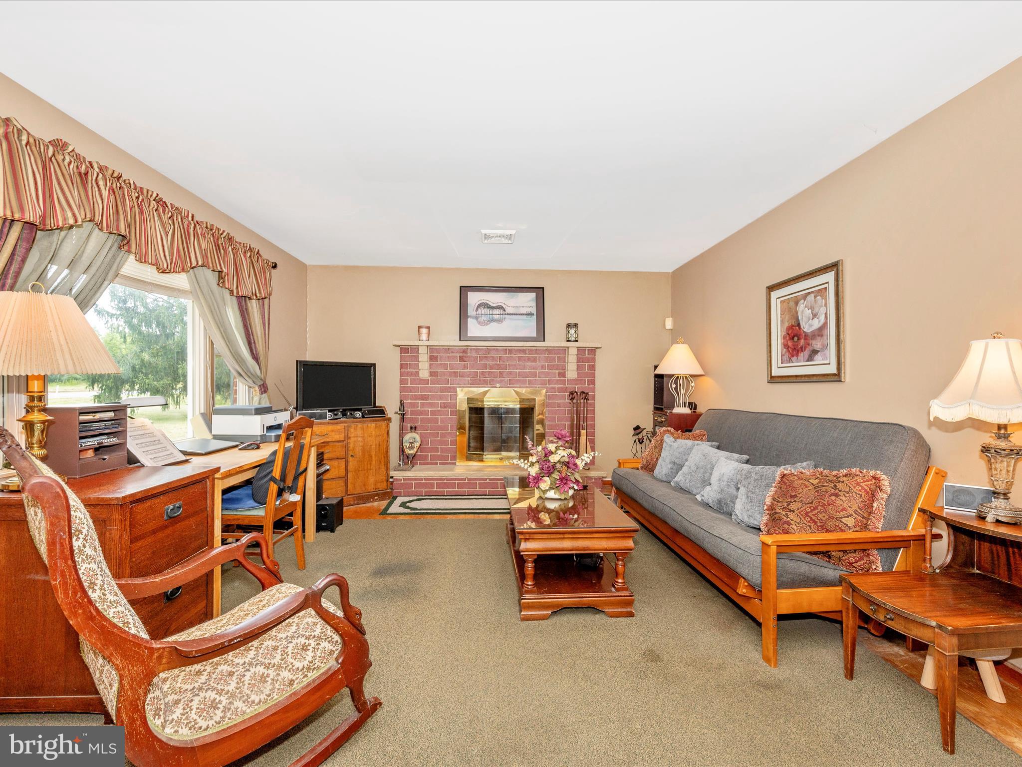 5203 New Design Road Frederick, MD 21703 - Photo 26 of 75 Living Room