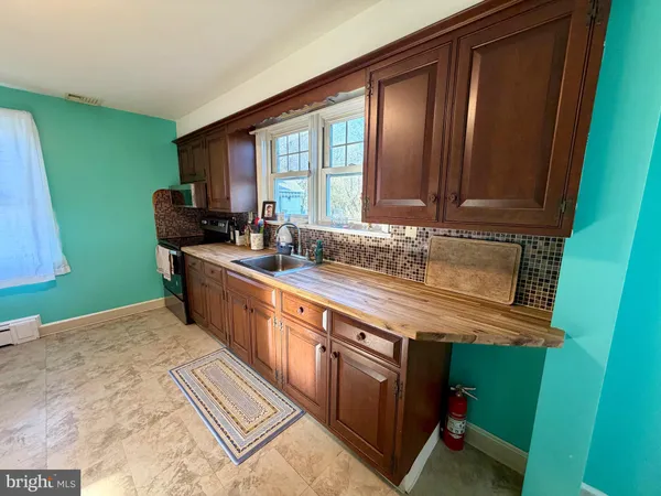 $3,100 | 757 Starr Street, Phoenixville, PA 19460