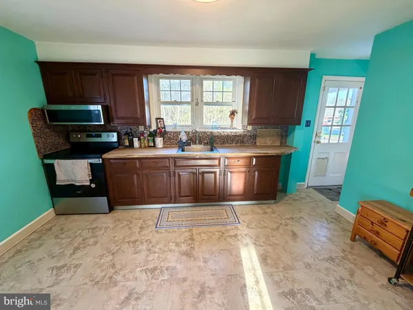 $3,100 | 757 Starr Street, Phoenixville, PA 19460