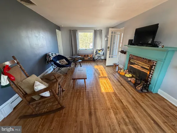 $3,100 | 757 Starr Street, Phoenixville, PA 19460