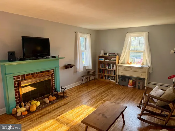 $3,100 | 757 Starr Street, Phoenixville, PA 19460