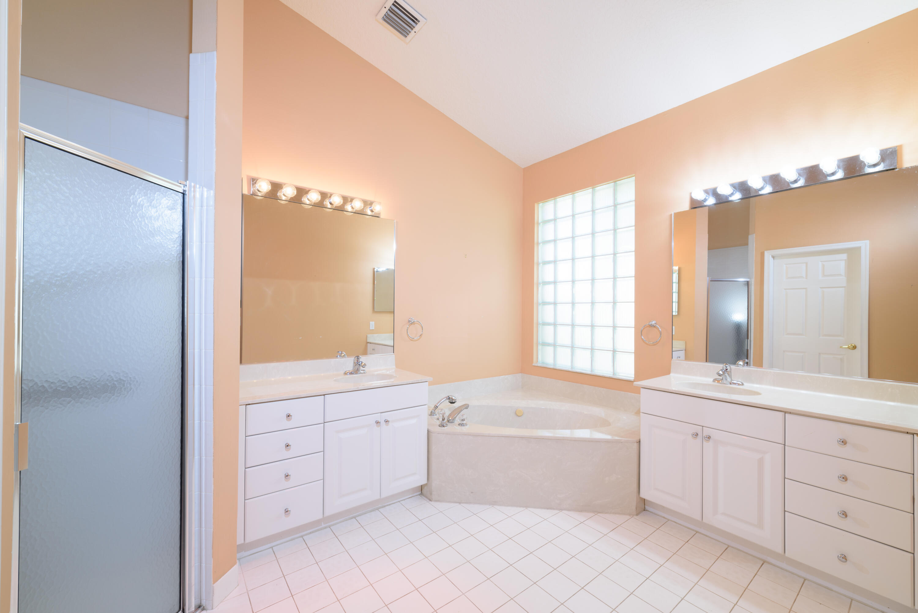 10102 Diamond Lake Road Boynton Beach, FL 33437 - Photo 11 of 20 PRIMARY BATH
