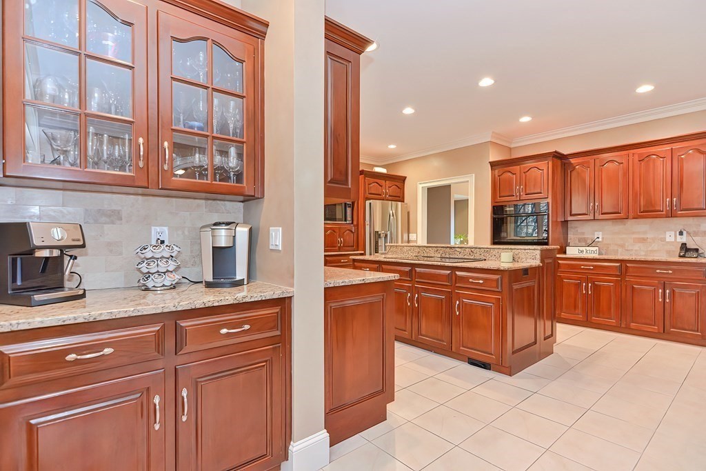 18 Fawn Ridge Road Hopkinton, MA 01748 - Photo 7 of 42 Gallery Image 7