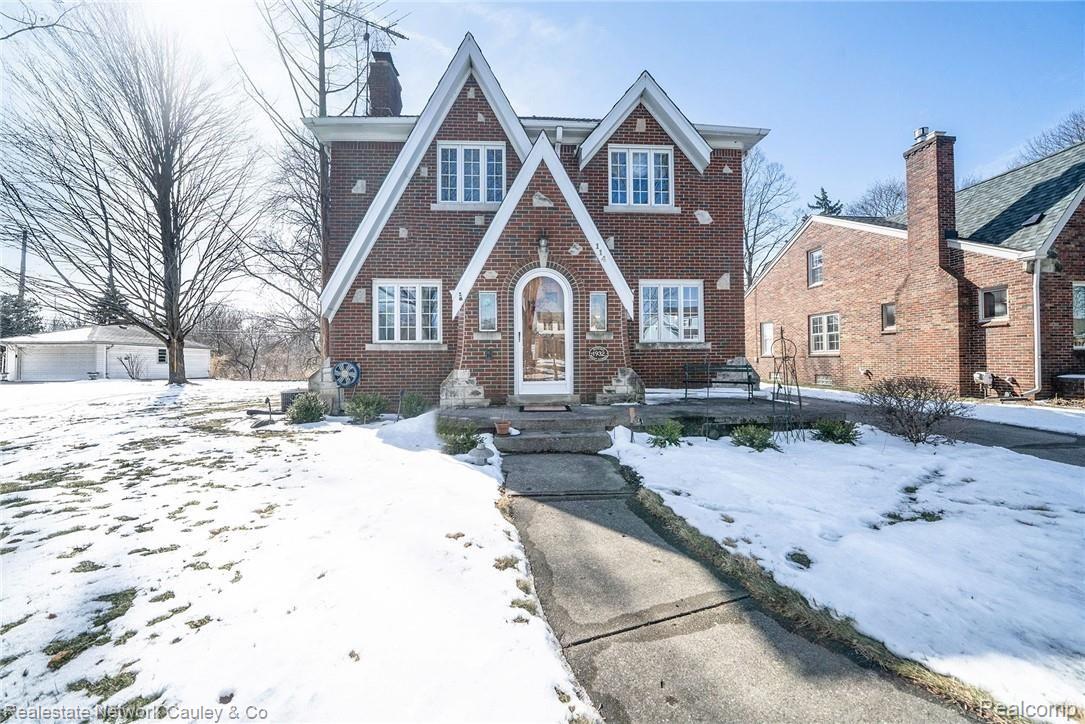 114 Riverside Drive Mount Clemens, MI 48043 - Photo 2 of 42 Front view.jpg