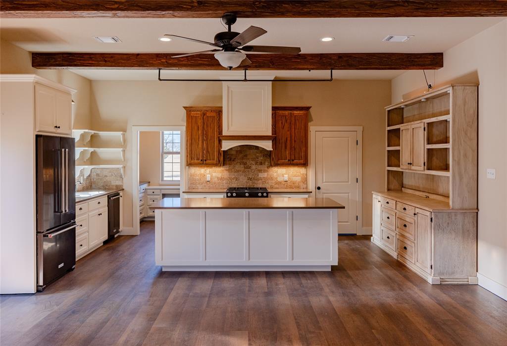 1433 County Road 1180 Decatur, TX 76234 - Photo 3 of 36