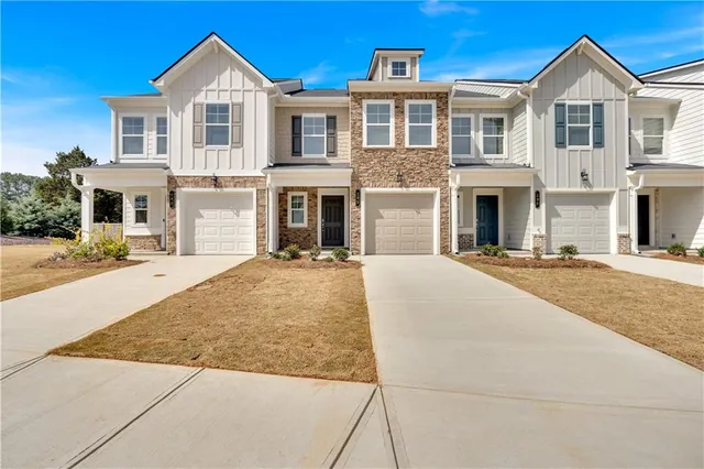 $279,990 | 105 Village Green Drive, Adairsville, GA 30103