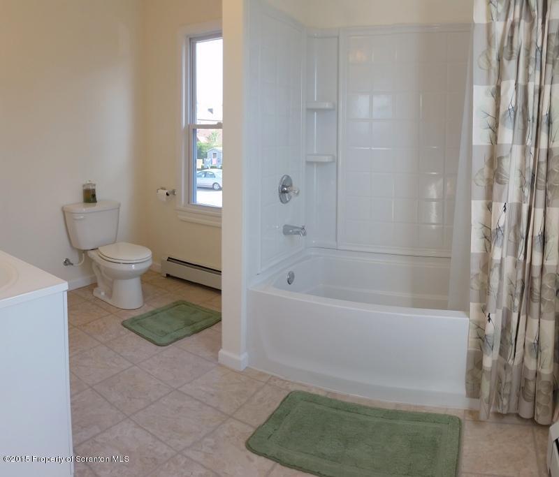 822 Walnut Street Avoca, PA 18641 - Photo 9 of 15 Gallery Image 9
