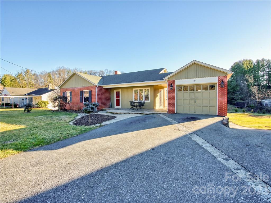 74 Rhoda Street Canton, NC 28716 - Photo 1 of 34 Gallery Image 1