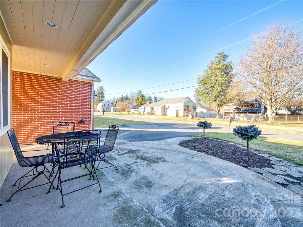 74 Rhoda Street Canton, NC 28716 - Photo 5 of 34 Gallery Image 5