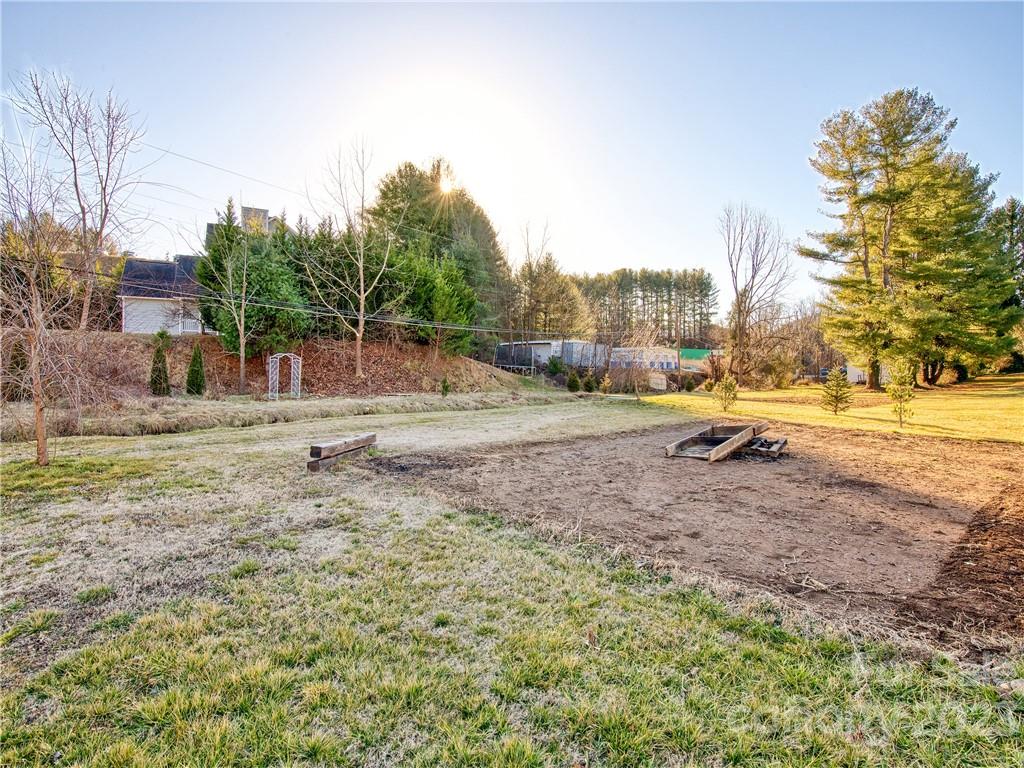 74 Rhoda Street Canton, NC 28716 - Photo 6 of 34 Gallery Image 6