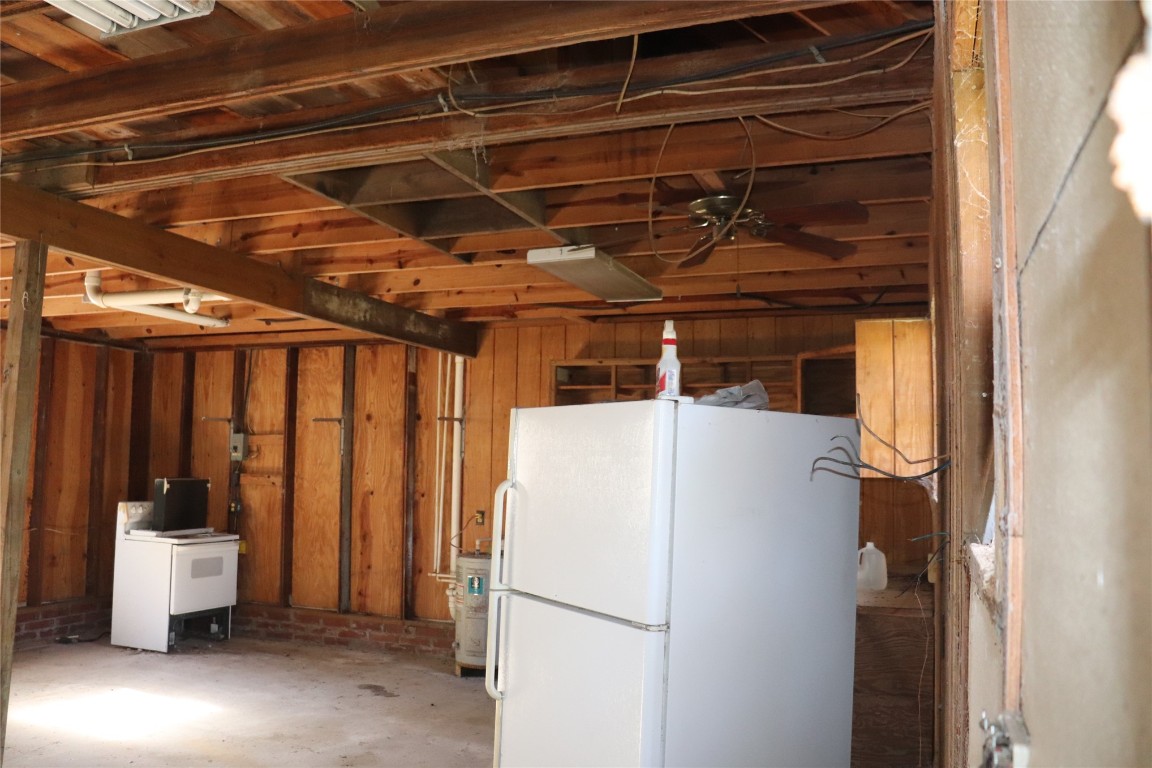 574154 Lessie Road Hilliard, FL 32046 - Photo 22 of 34 a utility room with dryer and washer