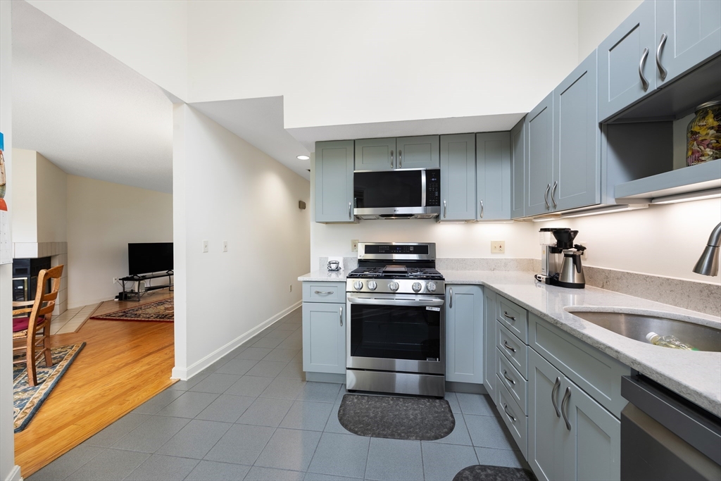 8 Baldwin Lane, Unit 8 Amherst, MA 01002 - Photo 17 of 40