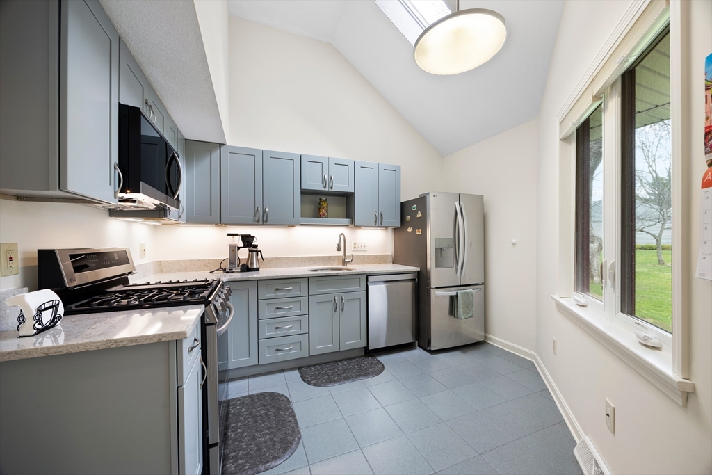 8 Baldwin Lane, Unit 8 Amherst, MA 01002 - Photo 18 of 40