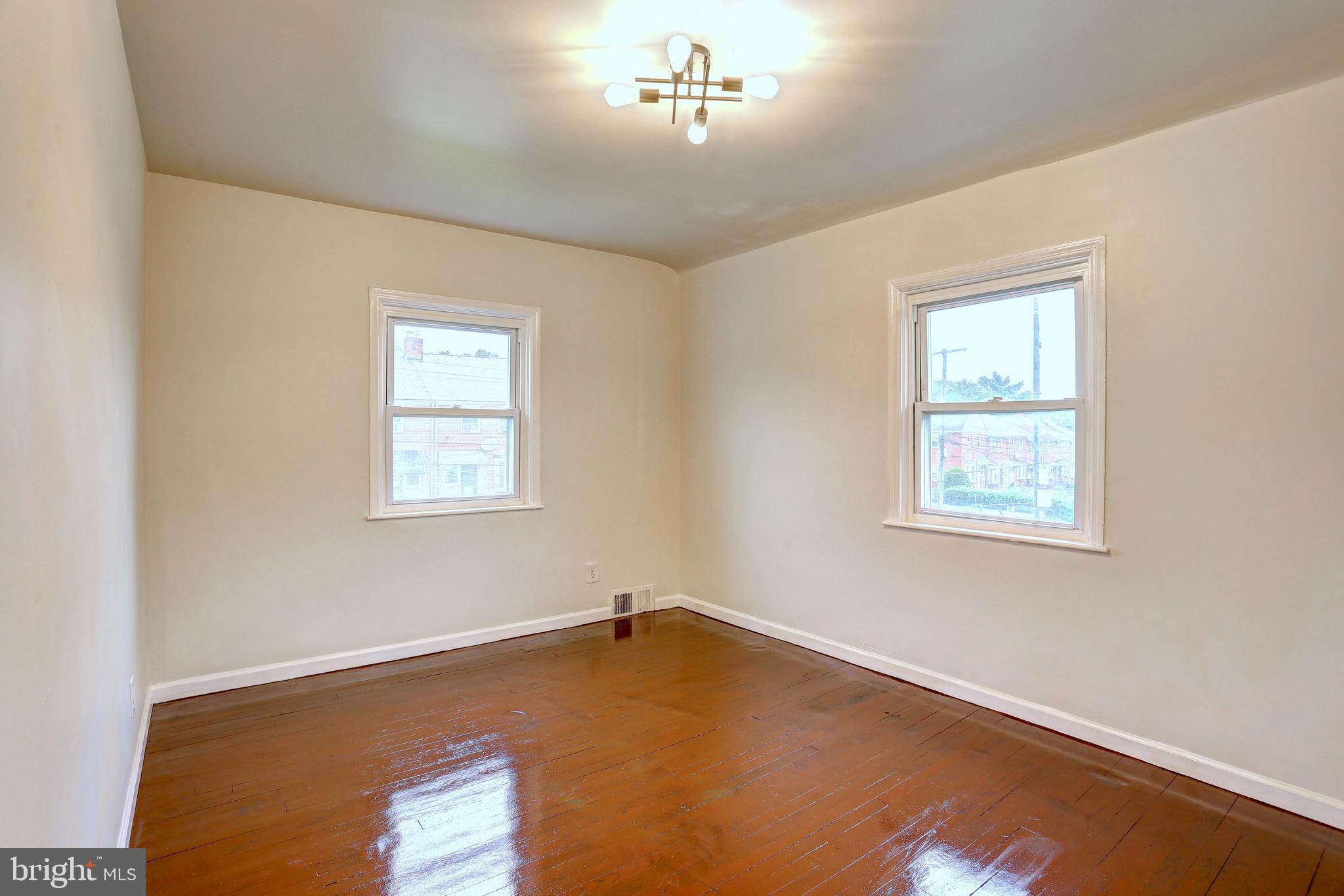 1550 Pentwood Road Baltimore, MD 21239 - Photo 15 of 29