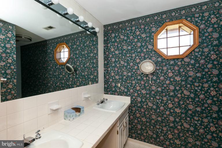 59 Seminary Farm Road Lutherville-Timonium, MD 21093 - Photo 21 of 30 Bath (Master)