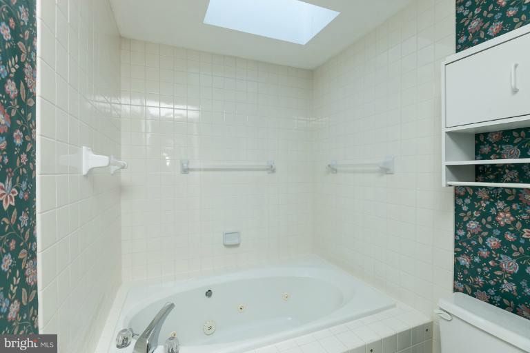 59 Seminary Farm Road Lutherville-Timonium, MD 21093 - Photo 22 of 30 Bath (Master)