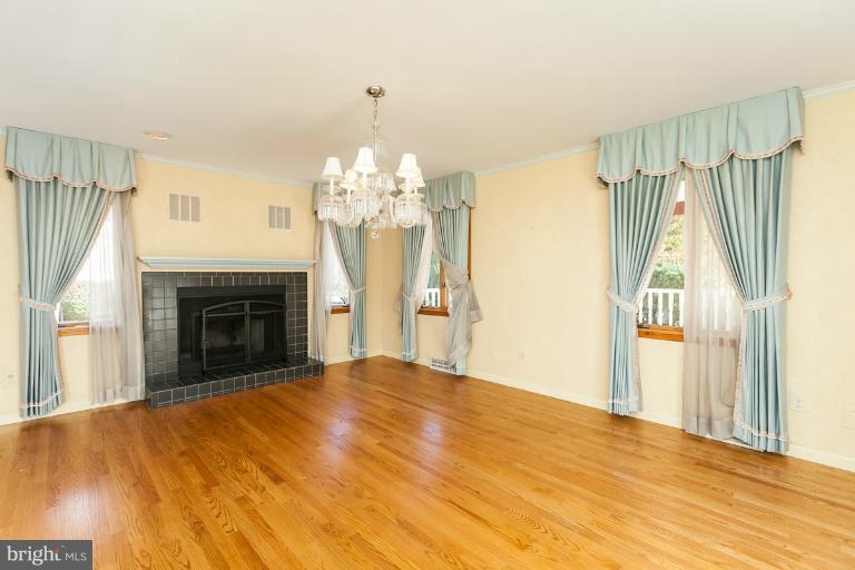 59 Seminary Farm Road Lutherville-Timonium, MD 21093 - Photo 9 of 30 Dining Room
