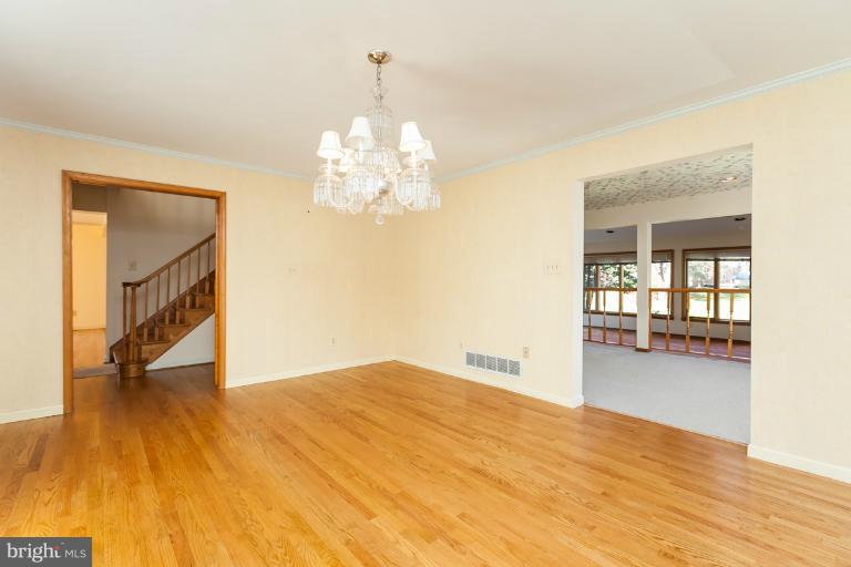 59 Seminary Farm Road Lutherville-Timonium, MD 21093 - Photo 10 of 30 Dining Room