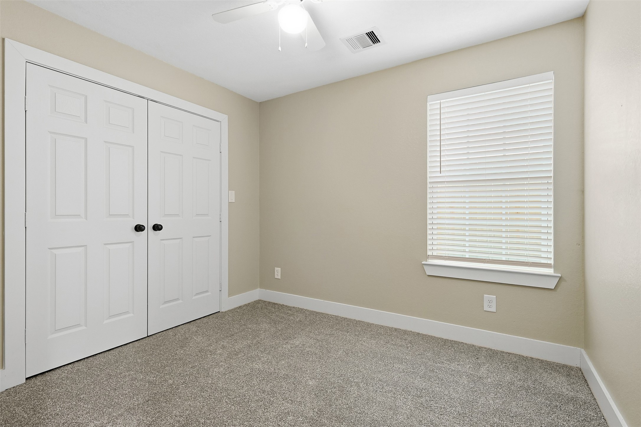 9718 Fillmore Street Houston, TX 77029 - Photo 19 of 30 an empty room with a window