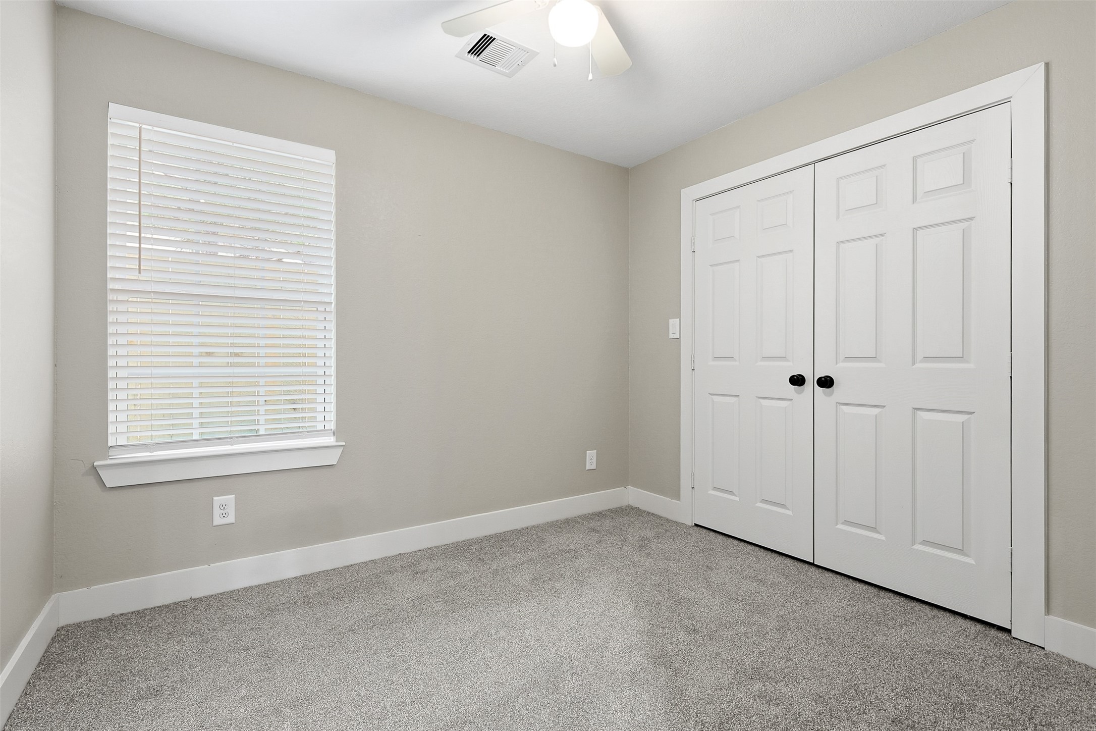 9718 Fillmore Street Houston, TX 77029 - Photo 20 of 30 an empty room with a window