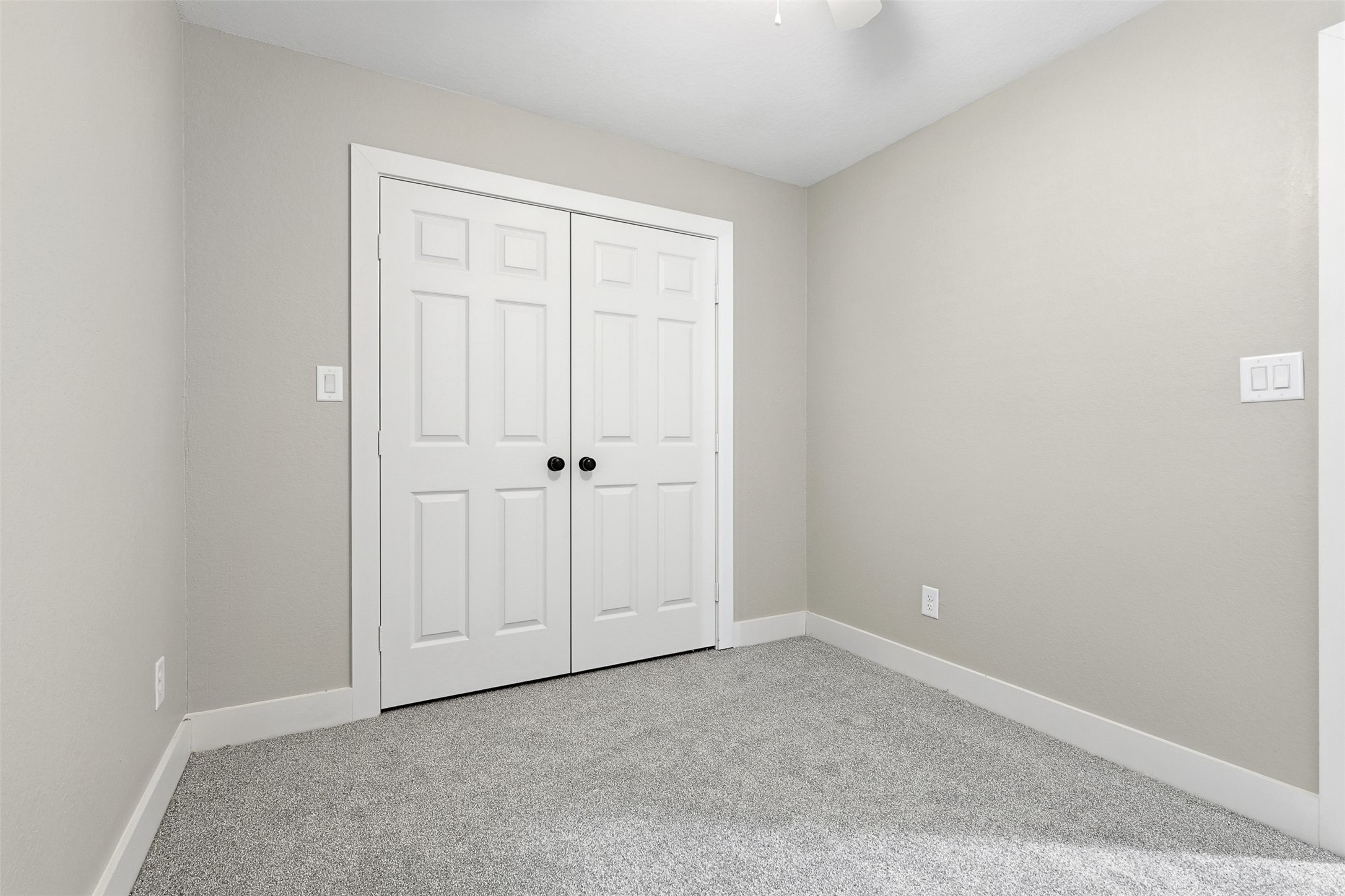 9718 Fillmore Street Houston, TX 77029 - Photo 21 of 30 a view of an empty room