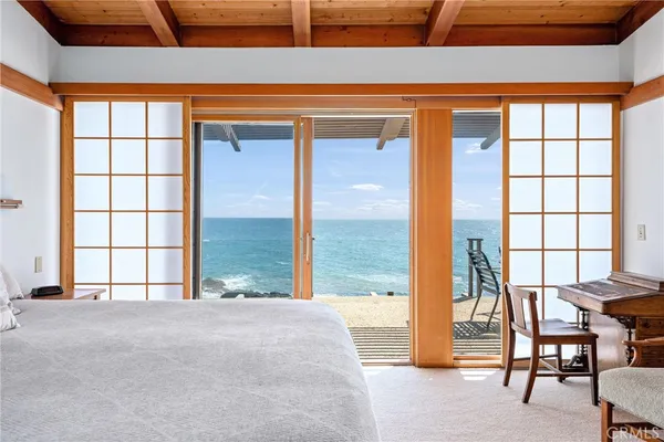 a view of a livingroom with furniture