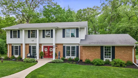 $575,000 | N10-w27274 Rolling Ridge Drive, Waukesha, WI 53188