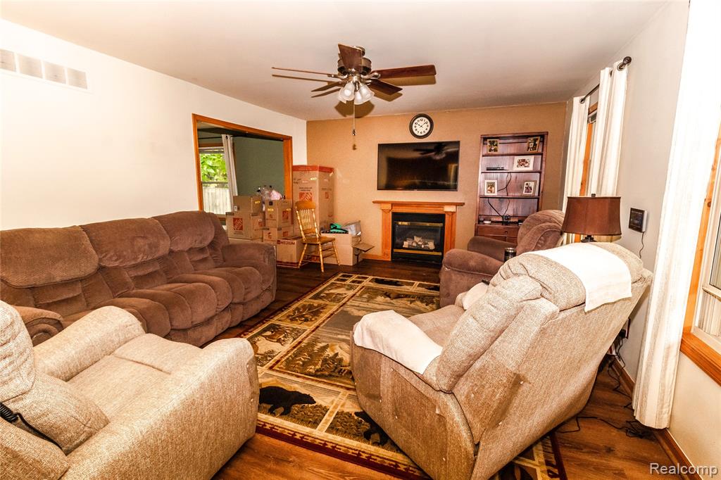 2672 North Lapeer Road Lapeer, MI 48446 - Photo 33 of 46