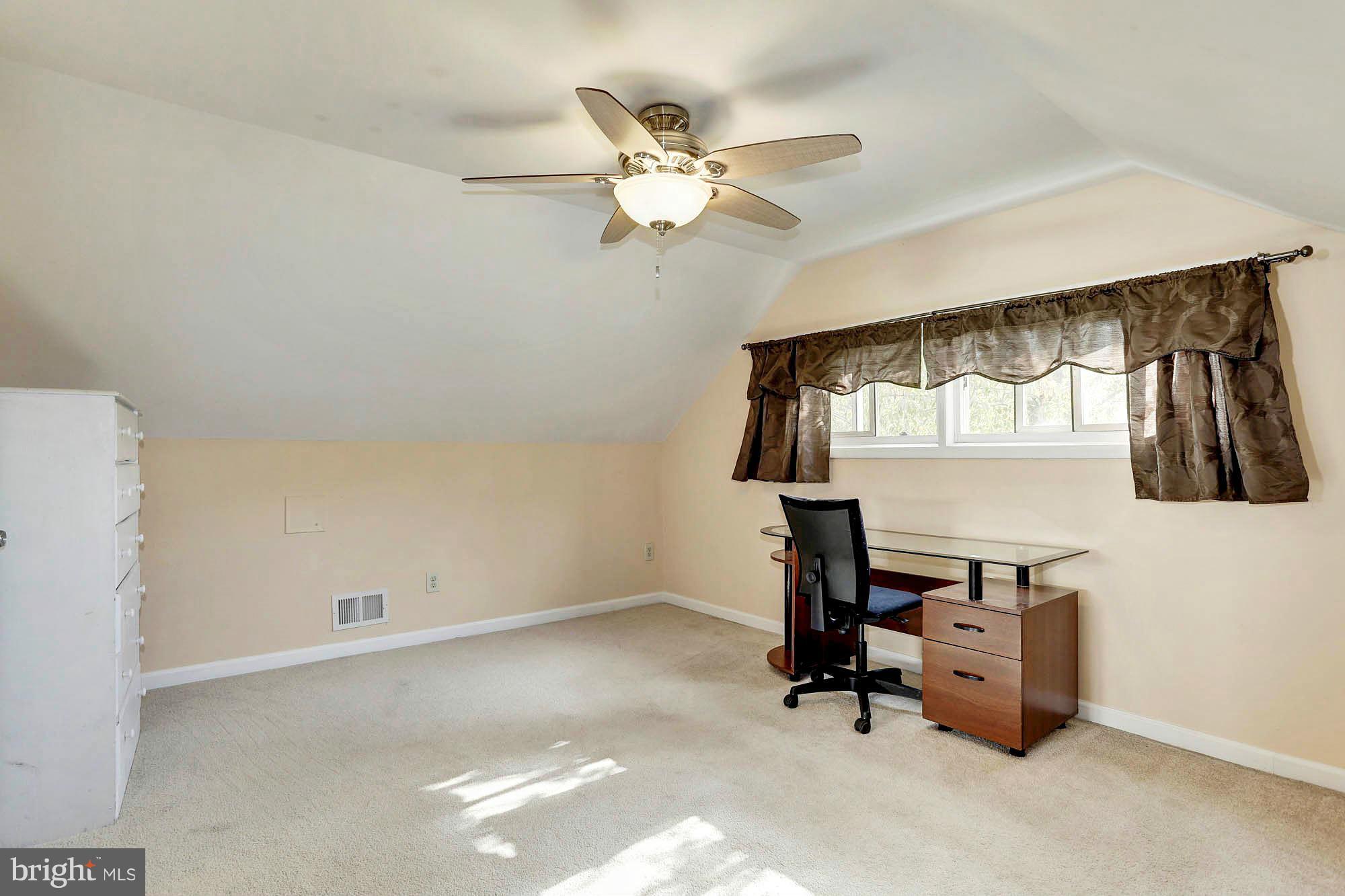 402 Mercer Road Rockville, MD 20852 - Photo 22 of 29 Bedroom