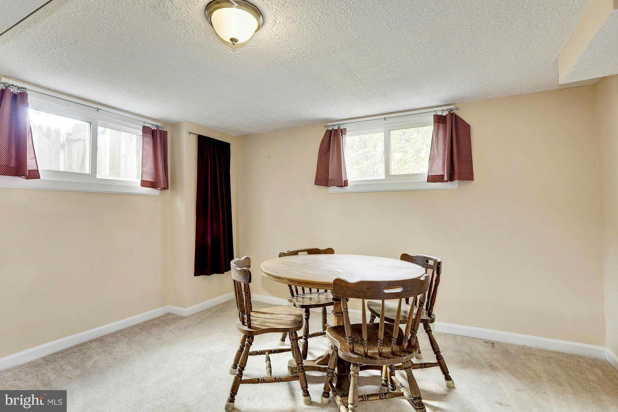 402 Mercer Road Rockville, MD 20852 - Photo 25 of 29 Family Room