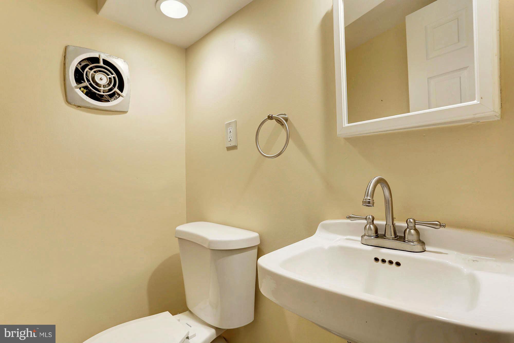 402 Mercer Road Rockville, MD 20852 - Photo 27 of 29 Bath