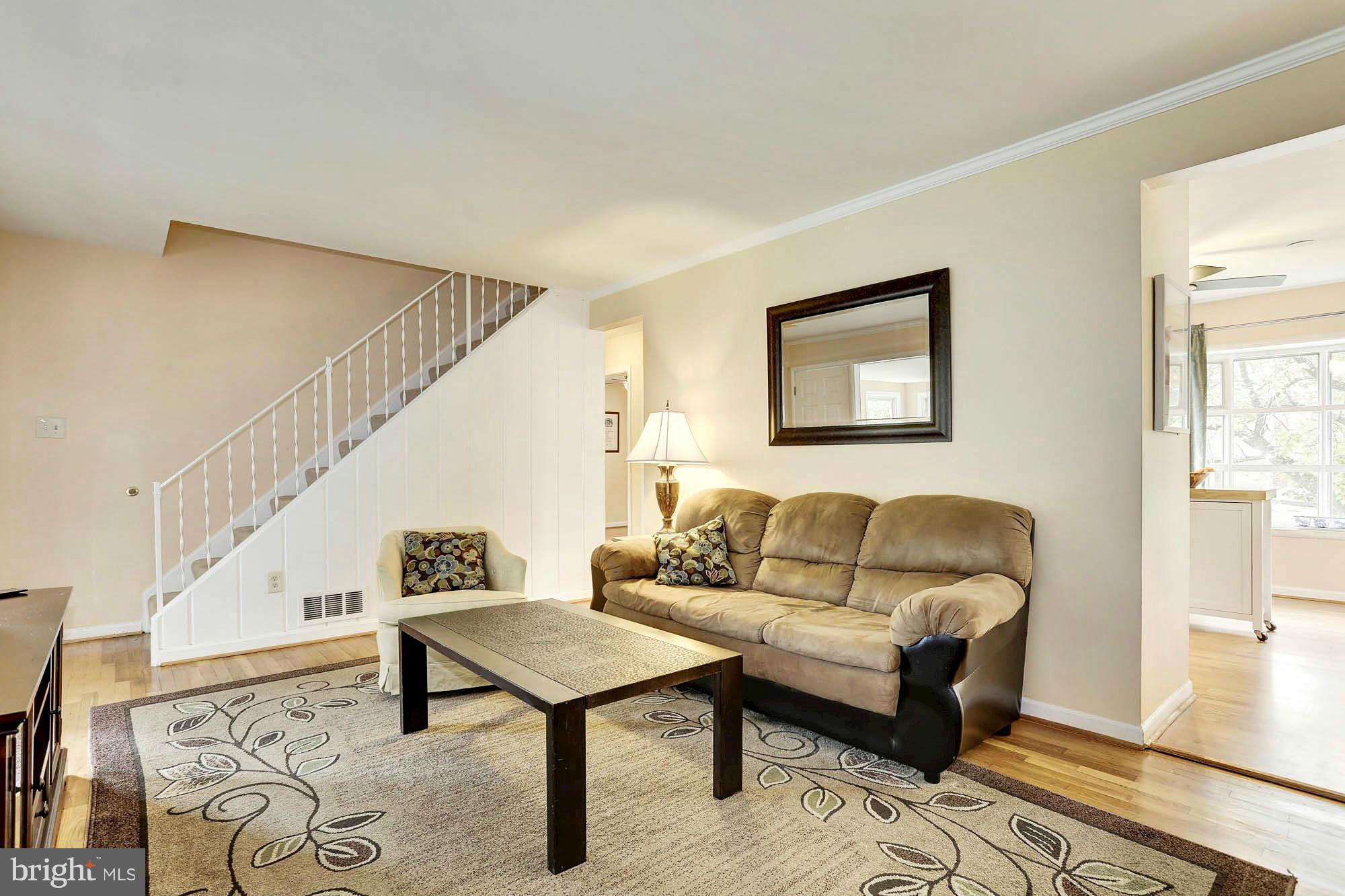 402 Mercer Road Rockville, MD 20852 - Photo 4 of 29 Living Room