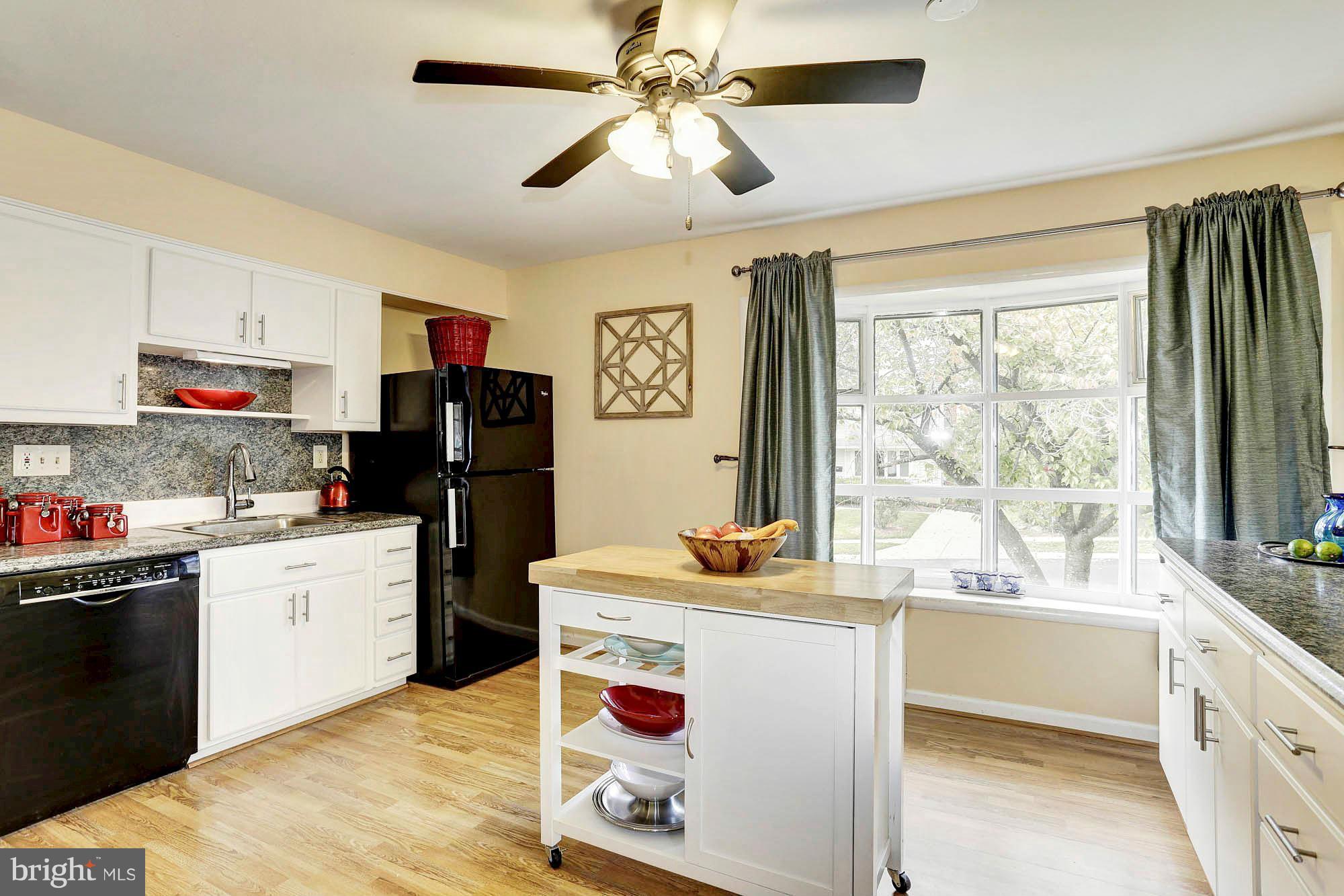 402 Mercer Road Rockville, MD 20852 - Photo 10 of 29 Kitchen