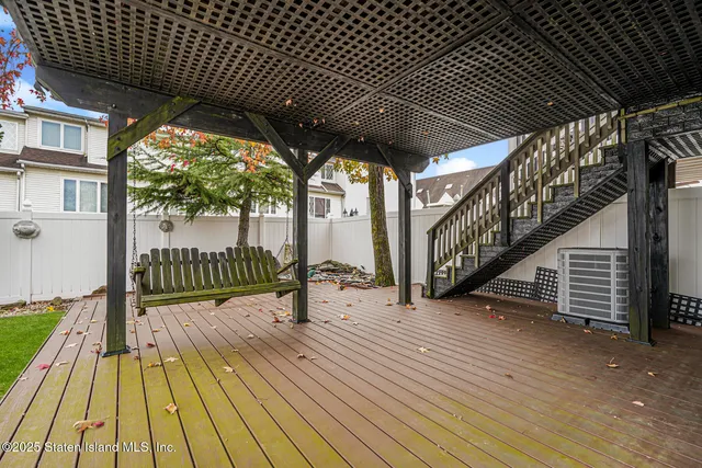 $749,900 | 197 Crossfield Avenue | Greenridge