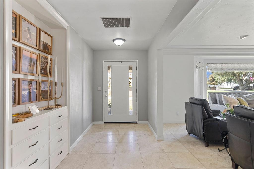 4930 South Faith Home Road Turlock, CA 95380 - Photo 5 of 69 Beautiful Foyer entrance