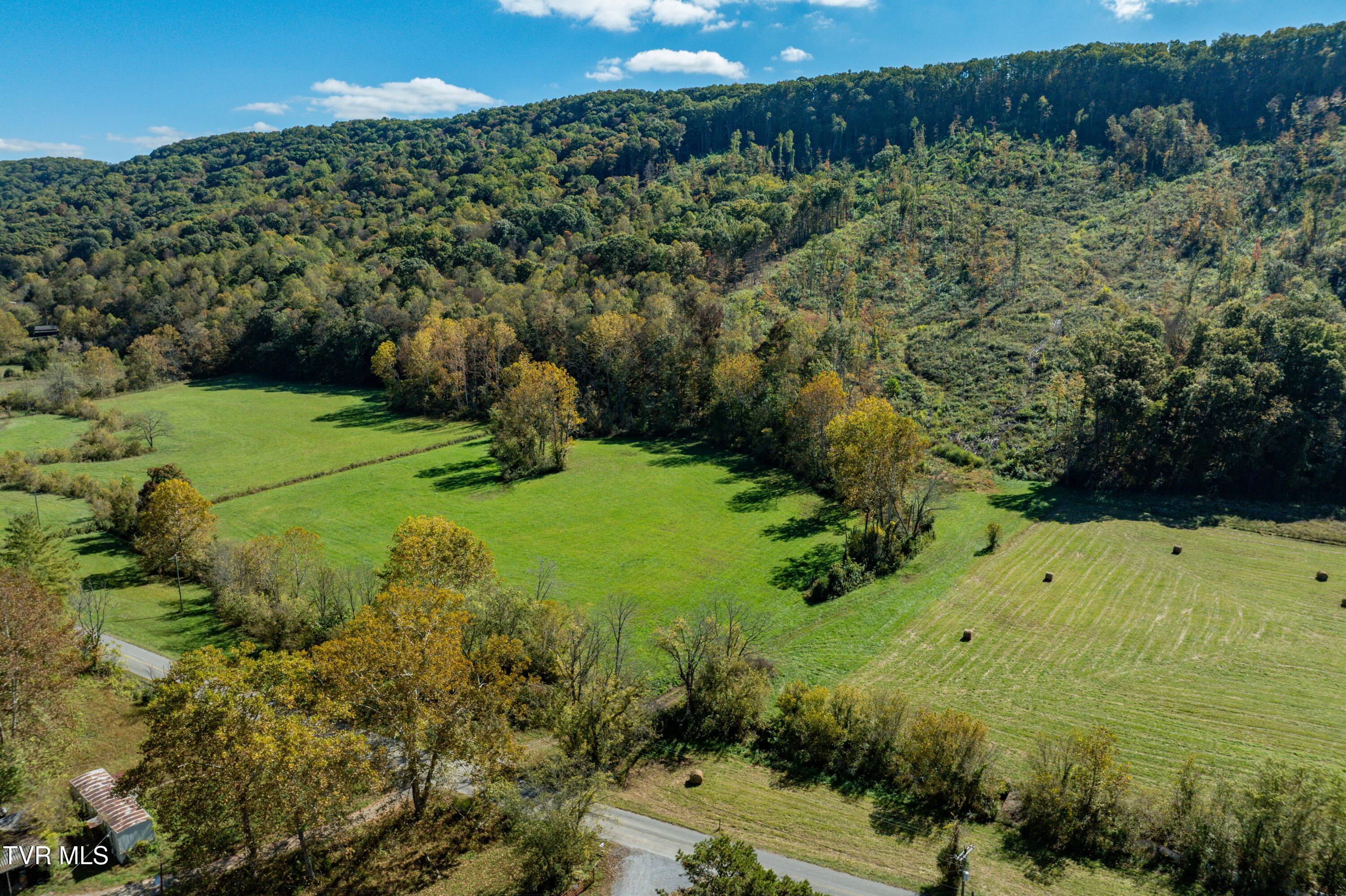 3546 Goshen Valley Road Rogersville, TN 37857 - Photo 11 of 61 3546 Goshen Valley Rd (41 of 116)