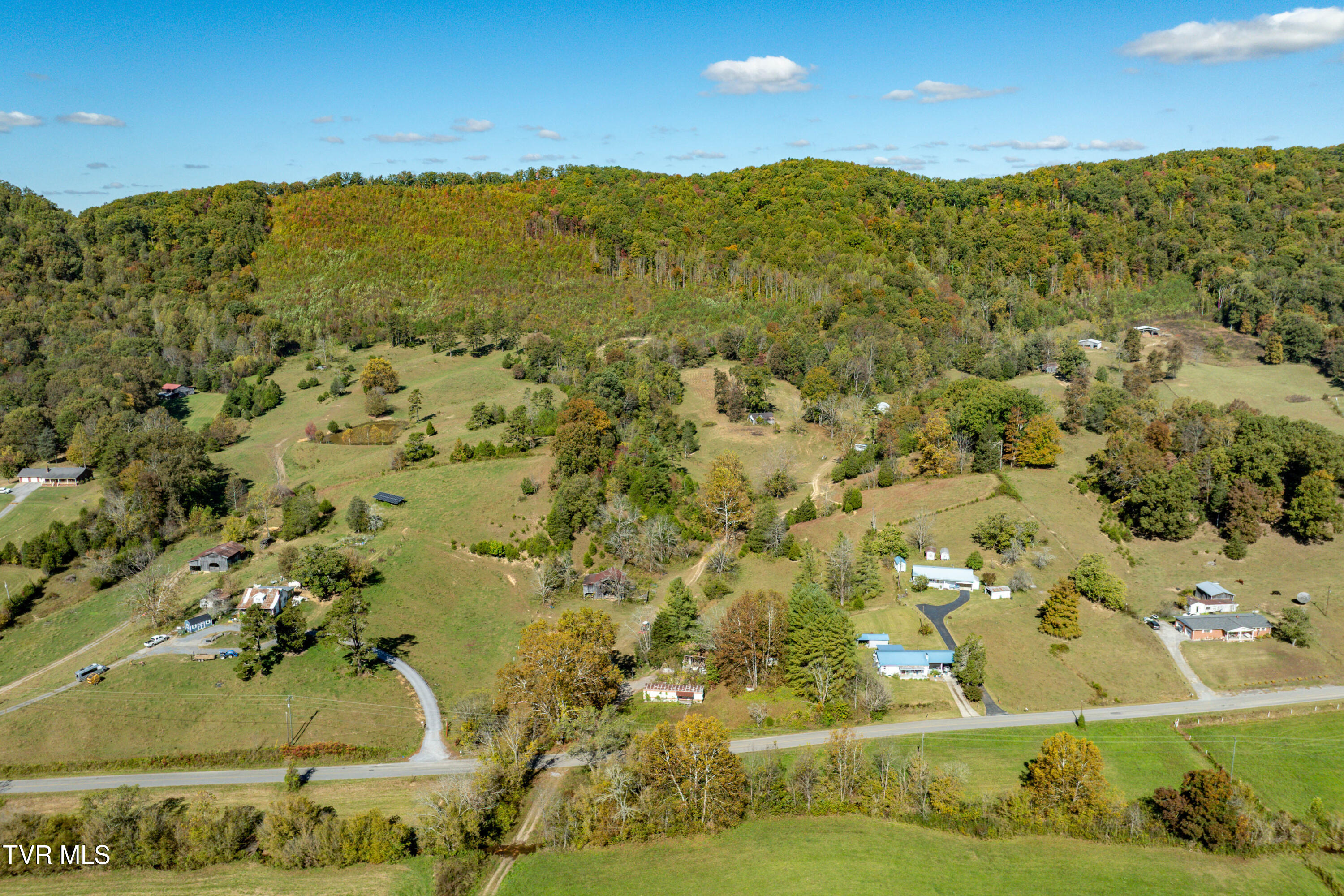 3546 Goshen Valley Road Rogersville, TN 37857 - Photo 9 of 61 3546 Goshen Valley Rd (38 of 116)