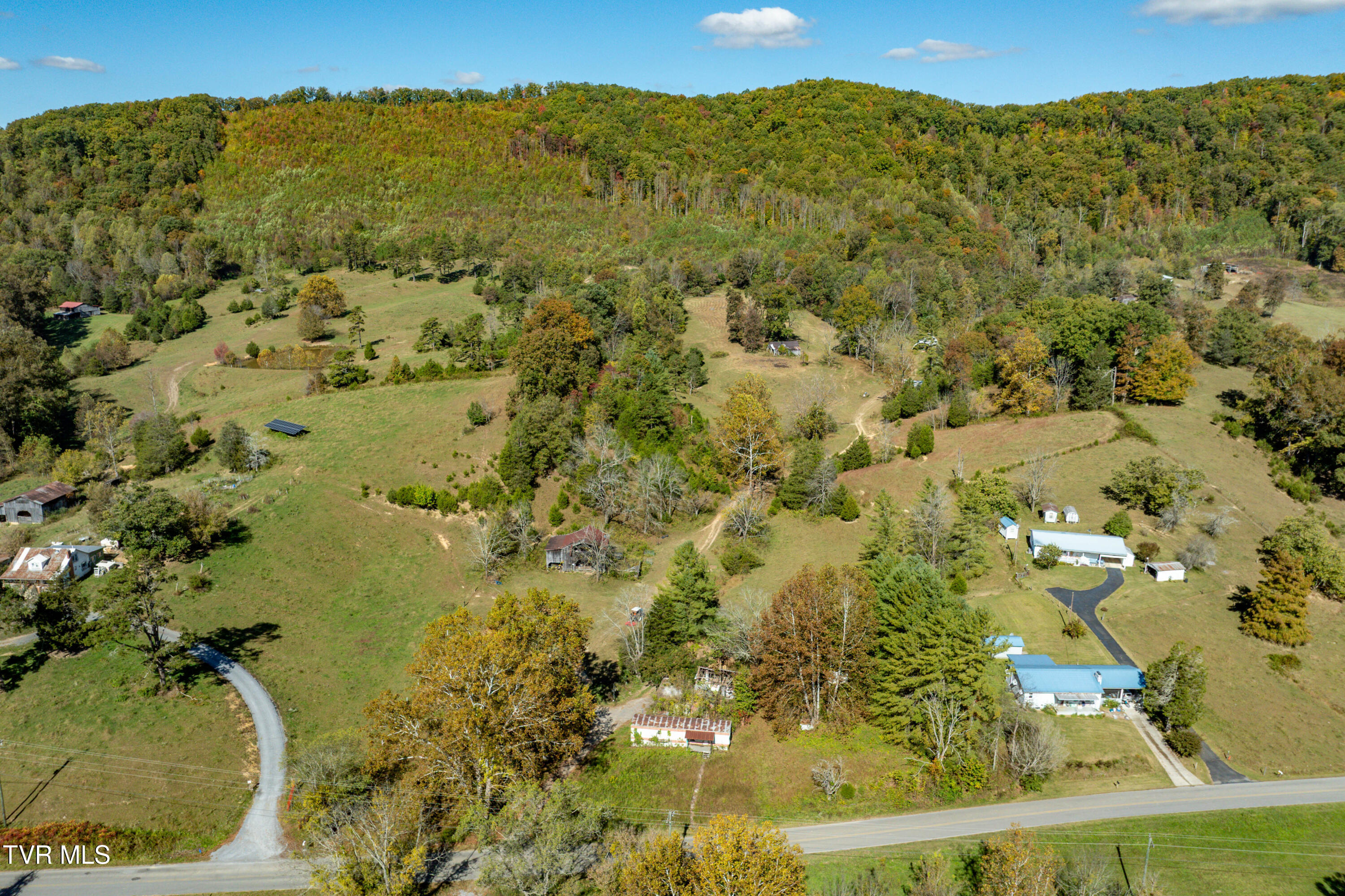 3546 Goshen Valley Road Rogersville, TN 37857 - Photo 10 of 61 3546 Goshen Valley Rd (39 of 116)