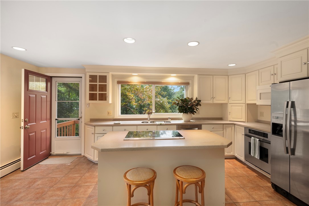 102 Edgewater Road Narragansett, RI 02882 - Photo 8 of 38 Gallery Image 8