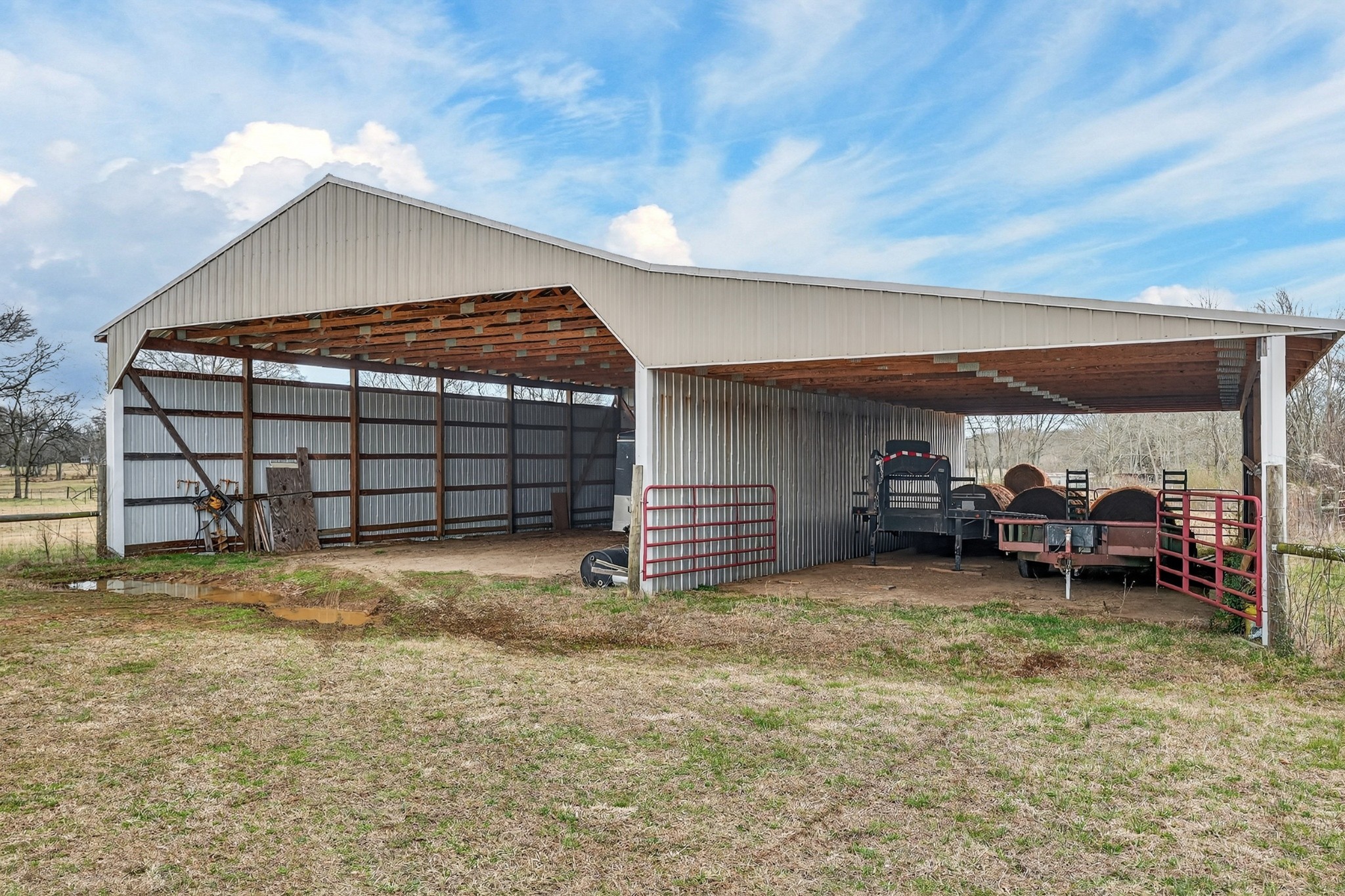 679 Howell Hill Road Flintville, TN 37335 - Photo 33 of 44 a view of a garage
