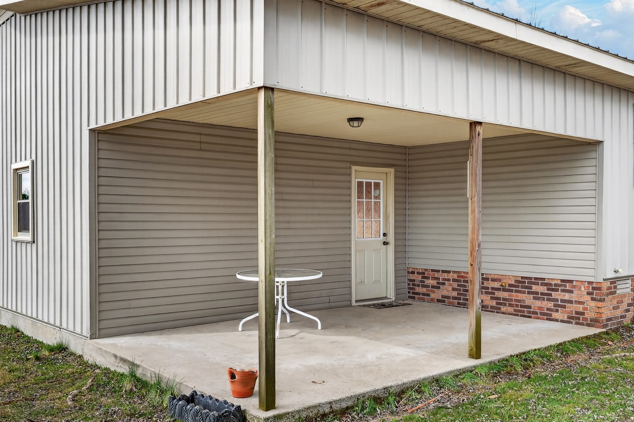 679 Howell Hill Road Flintville, TN 37335 - Photo 37 of 44 a front view of a house