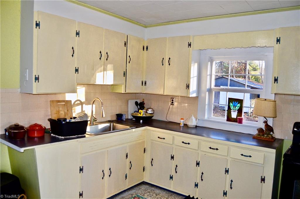 157 Grissom Road Troy, NC 27371 - Photo 3 of 10 Gallery Image 3