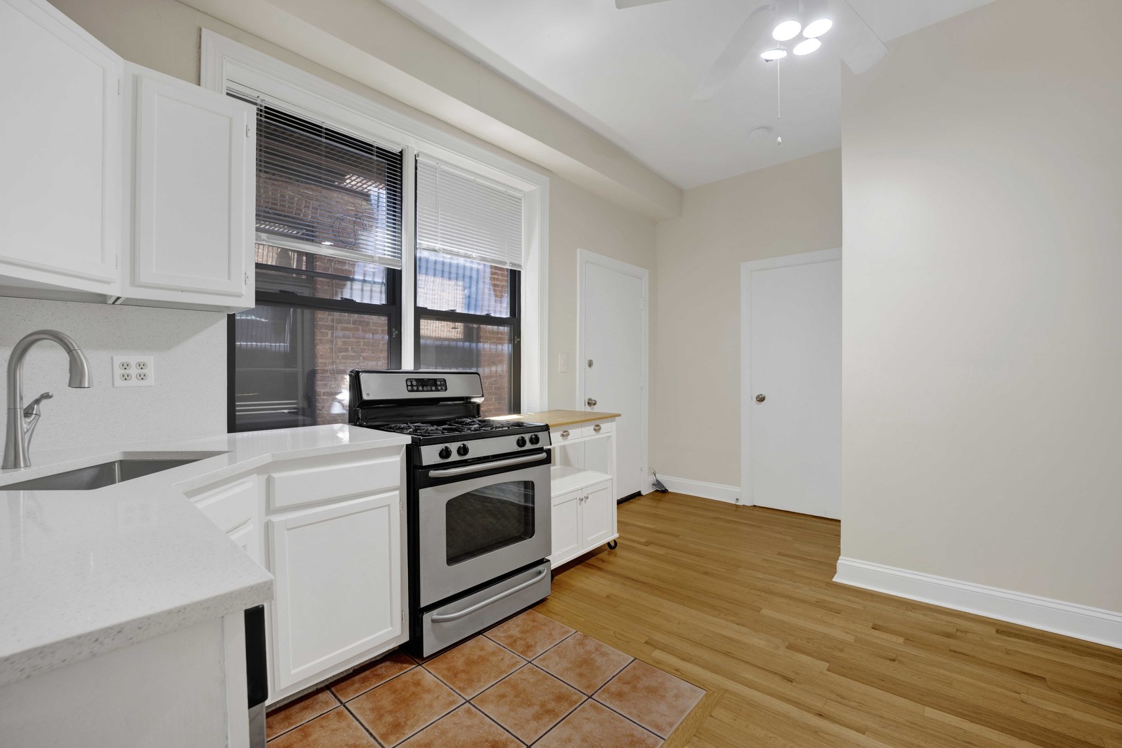 616 South Loomis Street, Unit 2 Chicago, IL 60607 - Photo 9 of 16