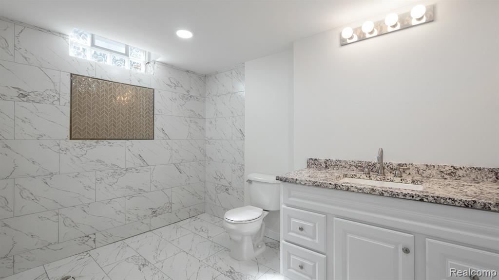 2164 East Hamlin Road Rochester Hills, MI 48307 - Photo 24 of 34