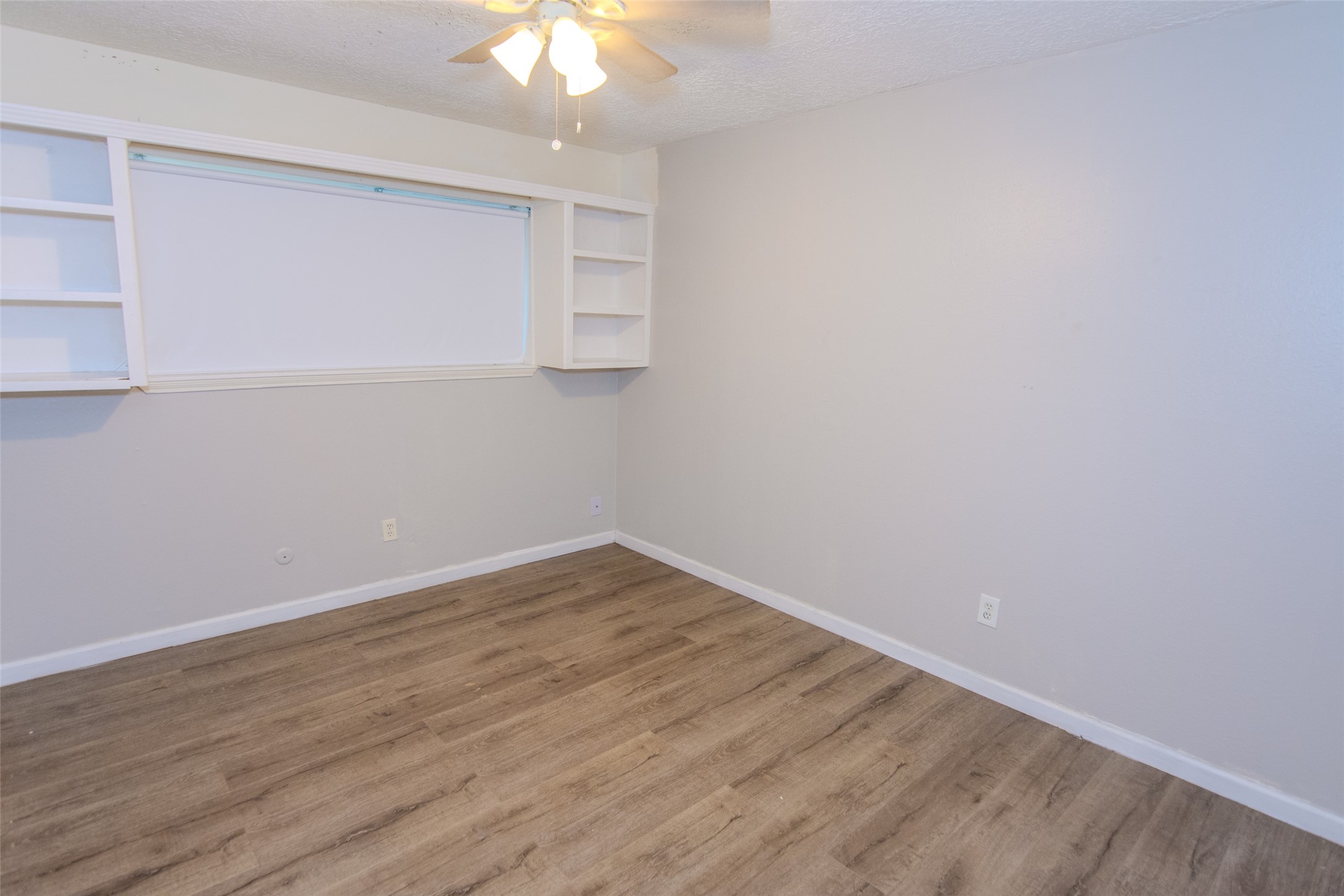 116 White Cedar Street Houston, TX 77015 - Photo 7 of 13 Second Bedroom
