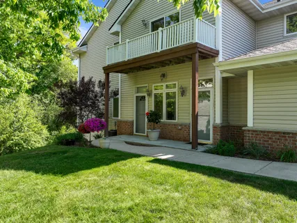 $329,900 | 370 East Veterans Way, Unit 5, Mukwonago, WI 53149