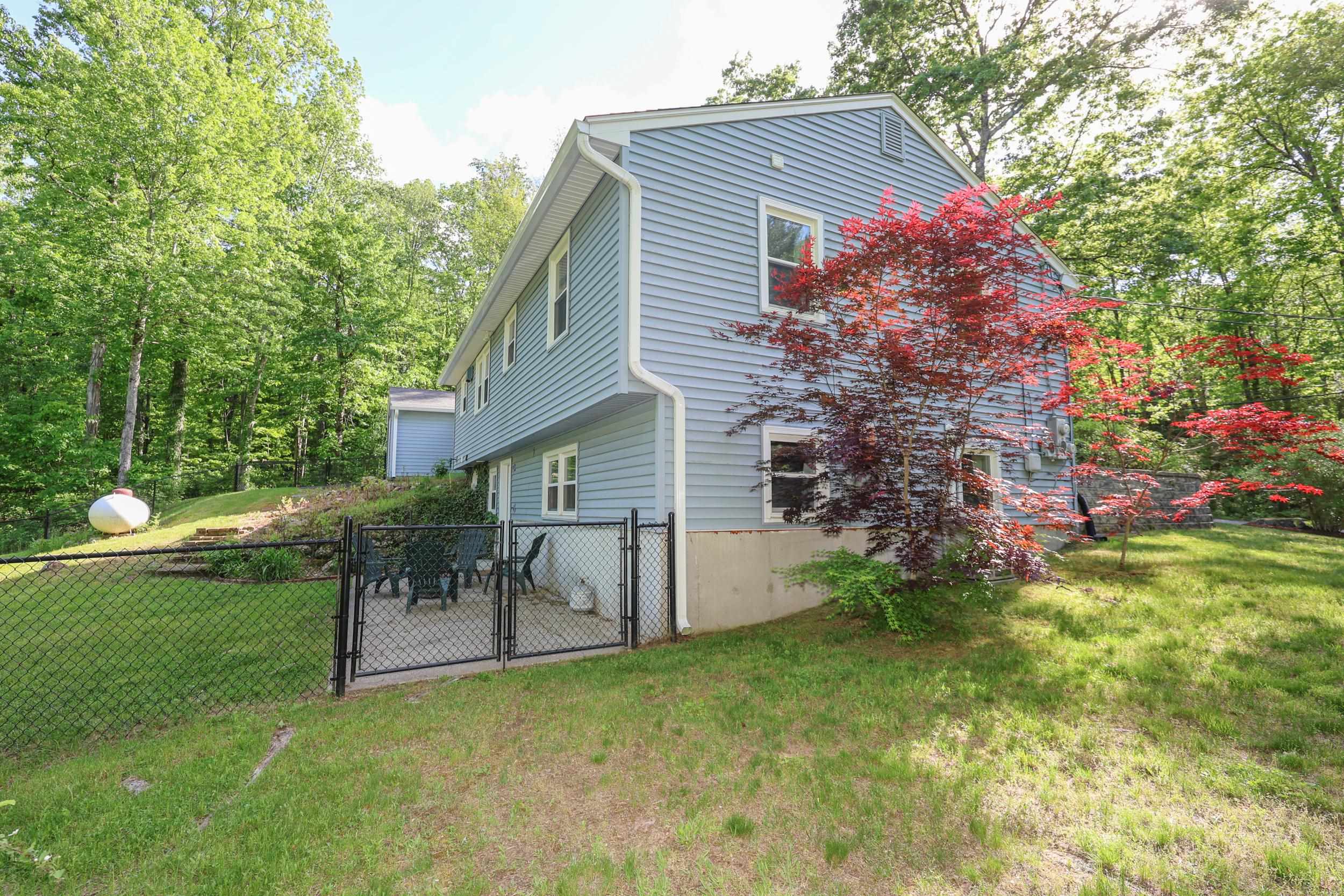12 Ponemah Hill Road Amherst, NH 03031 - Photo 4 of 37