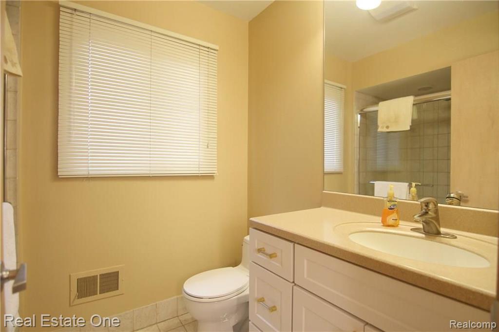 30215 High Valley Road Farmington Hills, MI 48331 - Photo 24 of 30