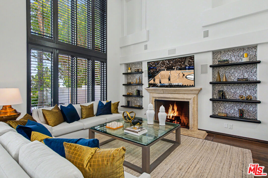 12639 Promontory Road Los Angeles, CA 90049 - Photo 8 of 50 Gallery Image 8