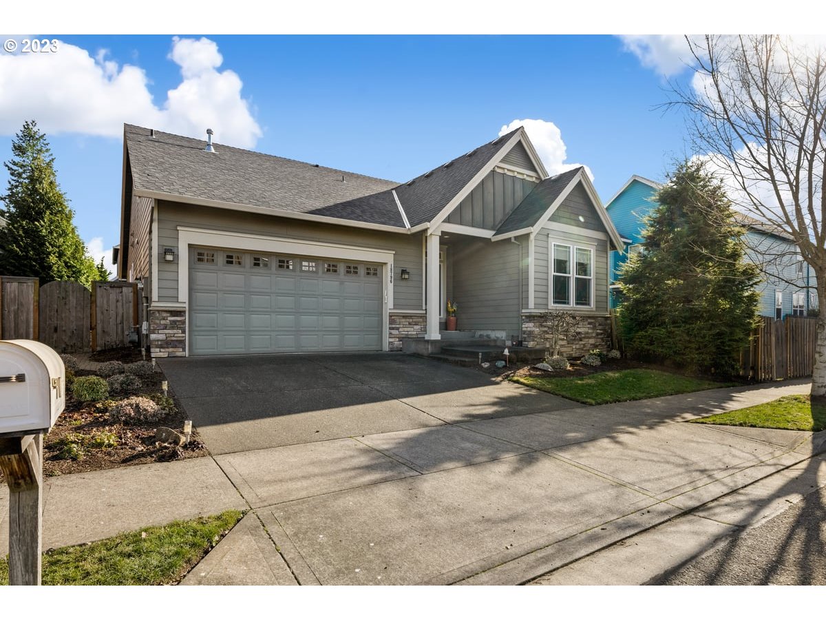 18796 Elder Road Oregon City, OR 97045 - Photo 2 of 28 Gallery Image 2